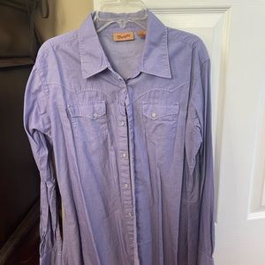 Wrangler medium shirt ladies